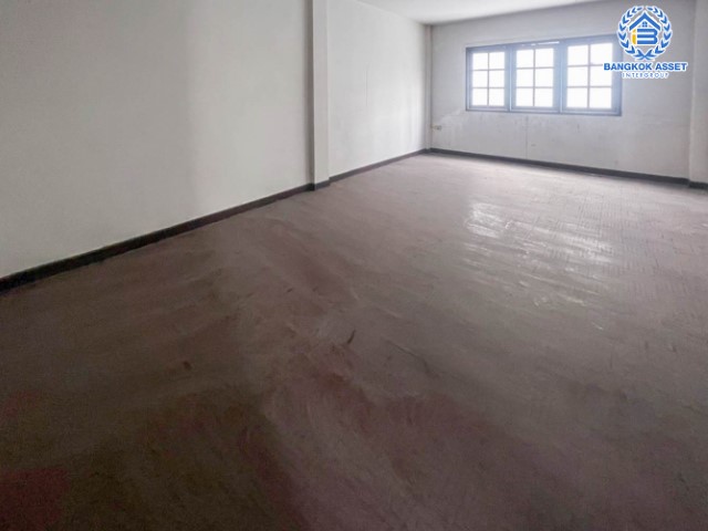 *****ทาวน์โฮม 3 ชั้น มือสองย่านนนทบุรี ม.พิบูลย์การ์เด้นวิลล์ พิบูลย์สงคราม16 หลังมุม เนื้อที่กว้างขวางเกือบ 36 ตร.ว. ฟังก์ชัน 4 ห้องนอน 5 ห้องน้ำ จอดรถได้ 1 คัน ตั้งบนสุดยอดทำเล! ใกล้รถไฟฟ้าสายสีม่วง "สถานีแยกติวานนท์" เชื่อมถนนพิบูลย์สงคราม, วงศ์สว่าง, นครอินทร์ และติวานนท์ และจุดขึ้นทางด่วน "ศรีรัช-วงแหวนรอบนอก" จองเลย!